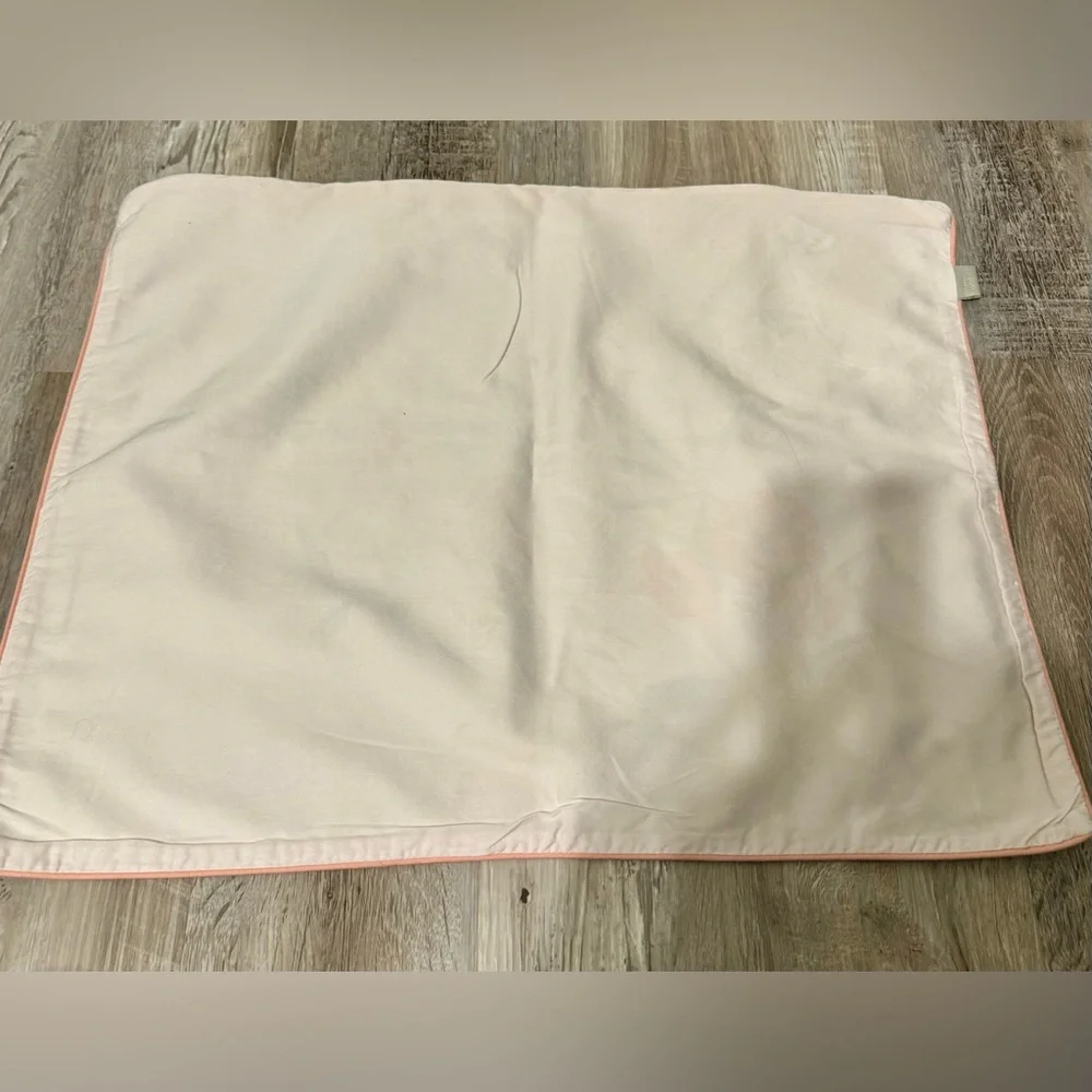 Ted Baker London pillowcase, peach. Floral print. Zip fastening. 100% cotton.